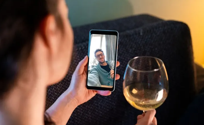 Tips for a first date via video call